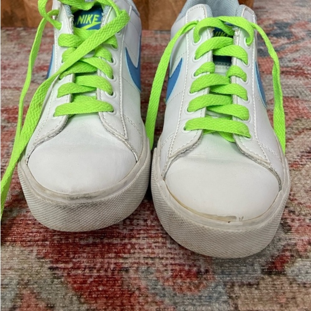 Nike tennis shoes